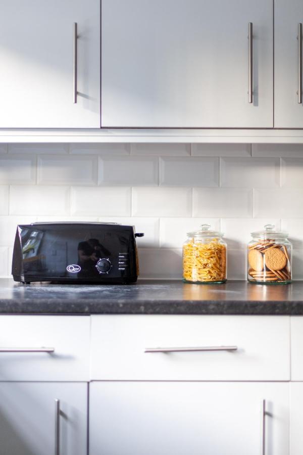 Arte Stays - 3-Bedroom Bright House London, Haggerston, Garden, Parking, 8 Min Walk To Haggerston Station, Weekly Or Monthly Stays, Serviced Accommodation - 7 Guests Dış mekan fotoğraf
