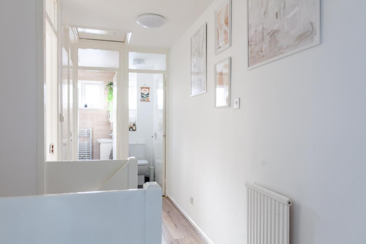 Arte Stays - 3-Bedroom Bright House London, Haggerston, Garden, Parking, 8 Min Walk To Haggerston Station, Weekly Or Monthly Stays, Serviced Accommodation - 7 Guests Dış mekan fotoğraf
