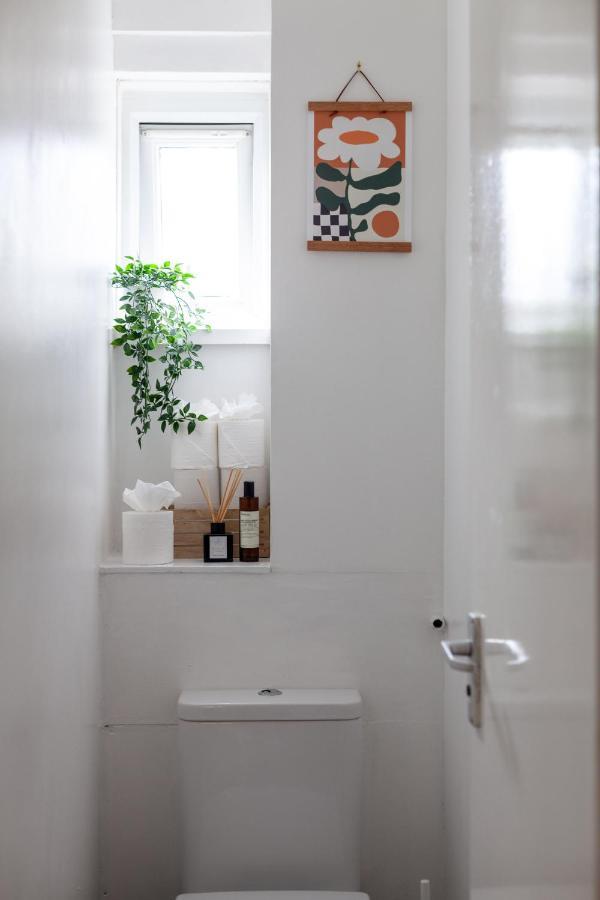 Arte Stays - 3-Bedroom Bright House London, Haggerston, Garden, Parking, 8 Min Walk To Haggerston Station, Weekly Or Monthly Stays, Serviced Accommodation - 7 Guests Dış mekan fotoğraf